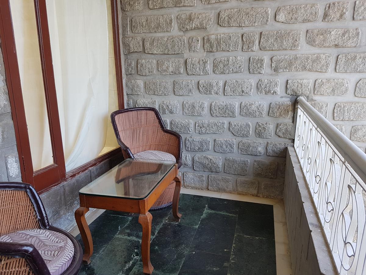 Kesar Bhawan Palace Mount Abu Esterno foto