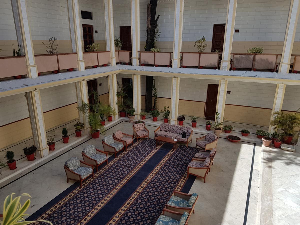 Kesar Bhawan Palace Mount Abu Esterno foto