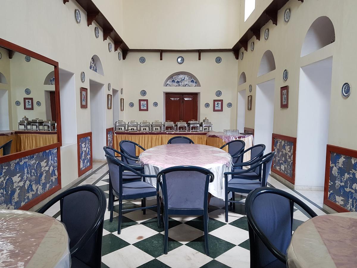 Kesar Bhawan Palace Mount Abu Esterno foto